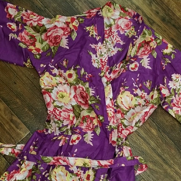 Floral Robe - Picture 2 of 2